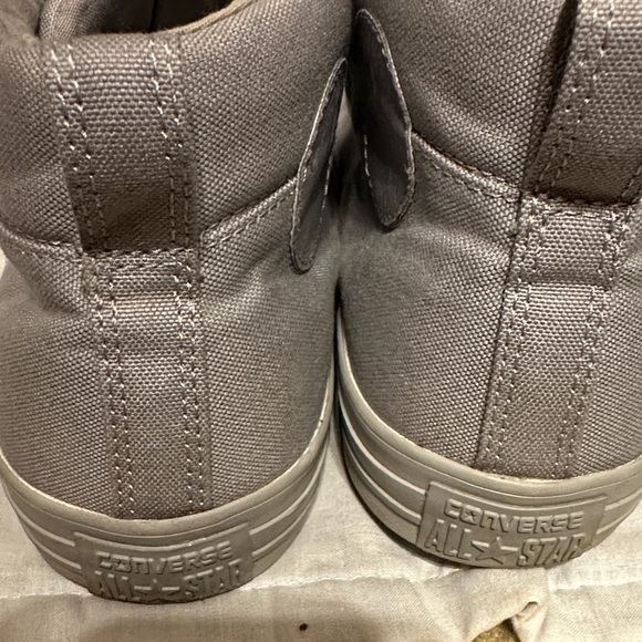 Like New! Gray High-Top Men's Converse Sneakers - Picture 5 of 8